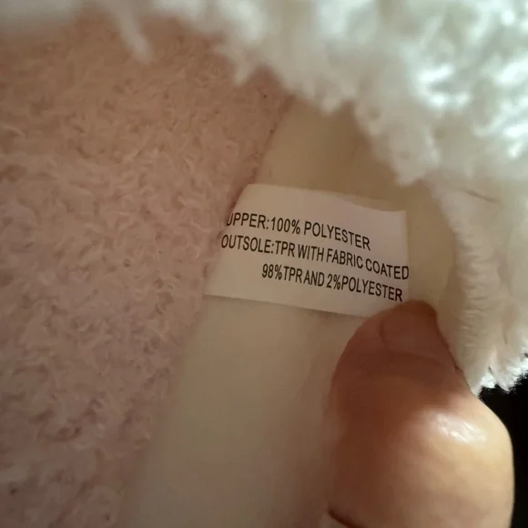 Smiley Face  Medium White and Yellow Plush Slippers NWOT - Picture 4 of 4